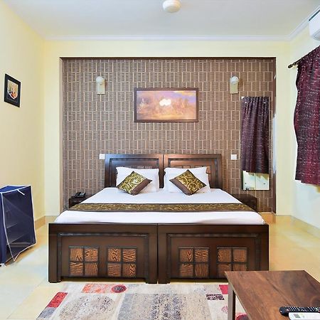 Studio Serviced Apartments Near Fortis Hospital Gurgaon Exteriör bild