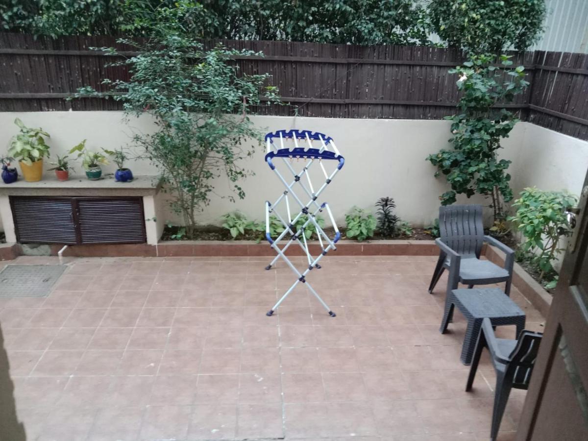 Studio Serviced Apartments Near Fortis Hospital Gurgaon Exteriör bild