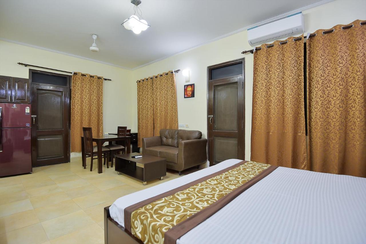 Studio Serviced Apartments Near Fortis Hospital Gurgaon Exteriör bild