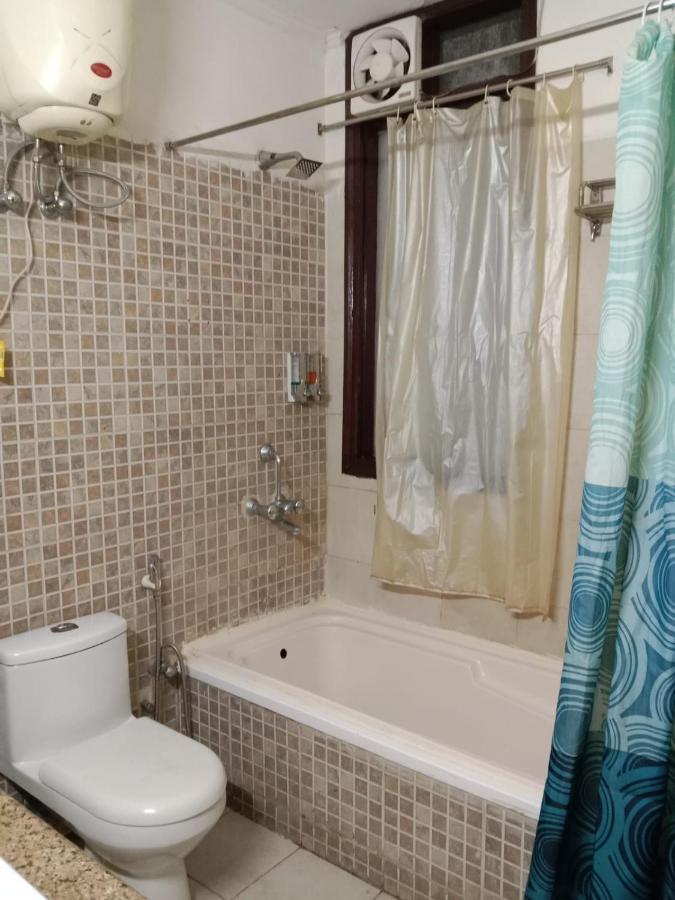 Studio Serviced Apartments Near Fortis Hospital Gurgaon Exteriör bild