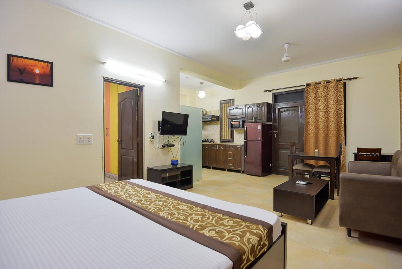 Studio Serviced Apartments Near Fortis Hospital Gurgaon Exteriör bild